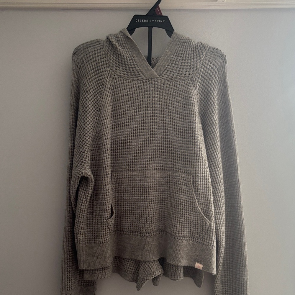 Celebrity Grey V-Neck Gray Sweater and shorts lounge set